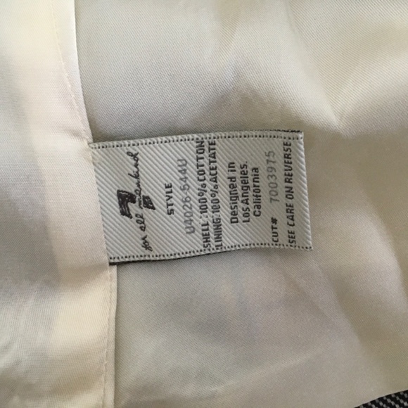 SEVEN FOR ALL MANKIND STYLISH LITTLE GIRL, SIZE XS JACKET WITH 1 1/2" Bu… - Picture 3 of 9